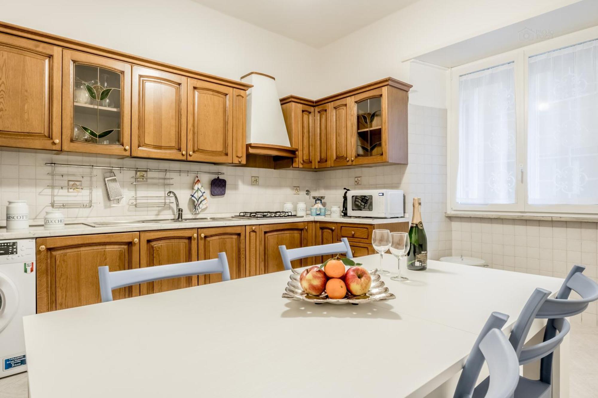 Appartement Piazza Vescovio Spazioso Trilocale Rome