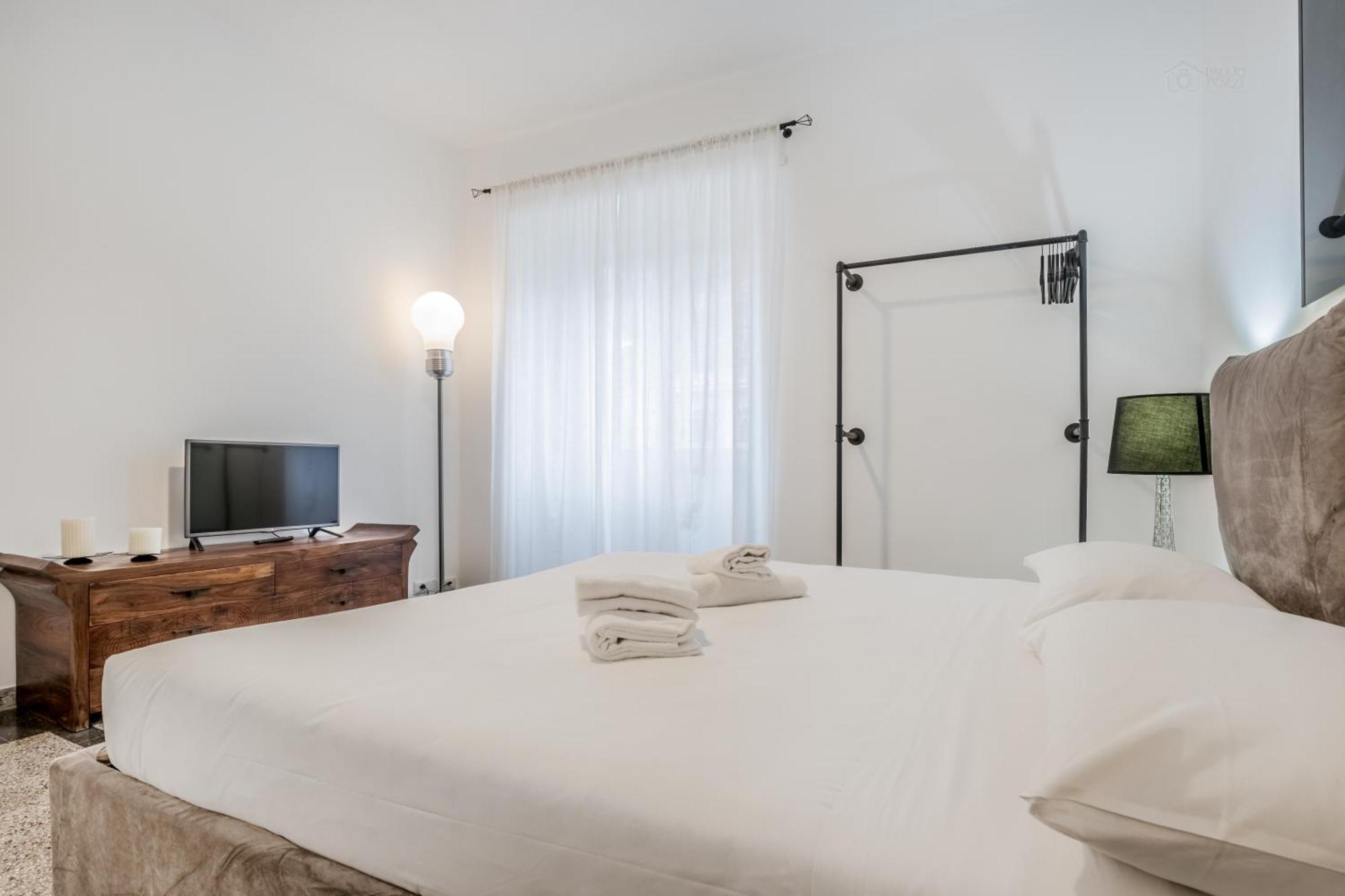 Piazza Vescovio Spazioso Trilocale Rome
