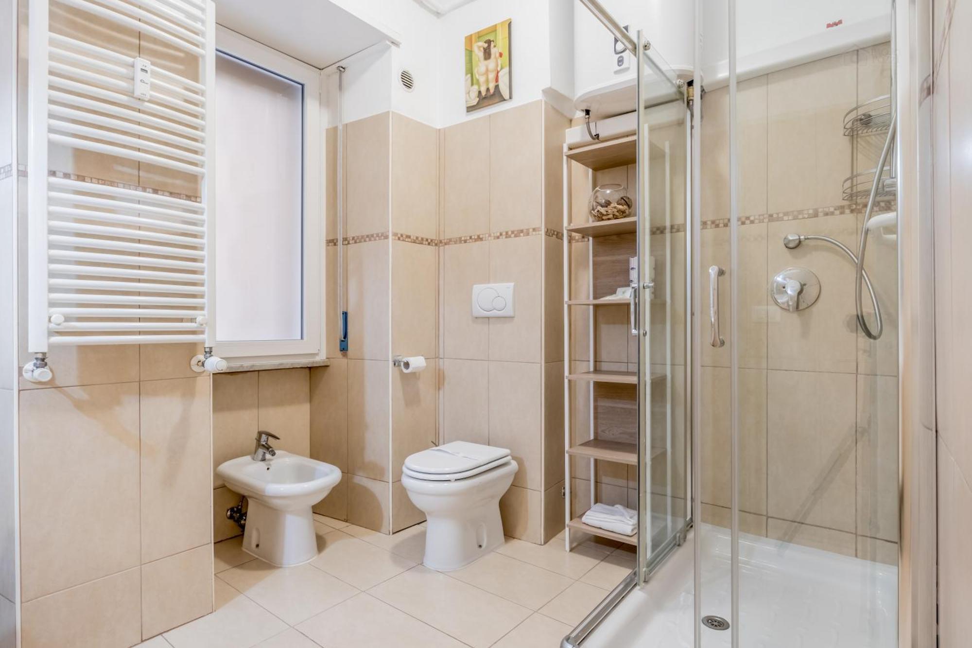Piazza Vescovio Spazioso Trilocale Appartement