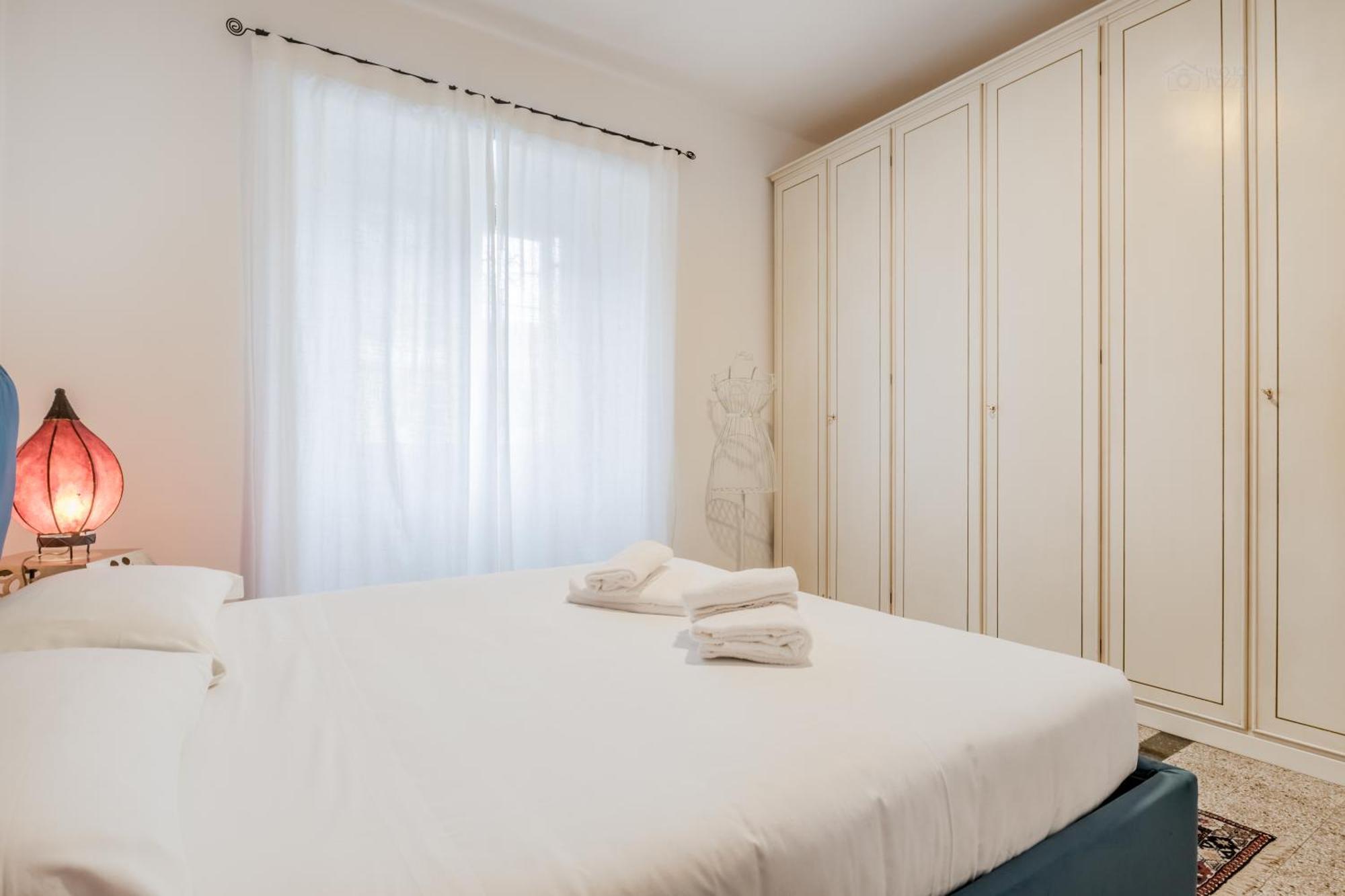 Piazza Vescovio Spazioso Trilocale Appartement